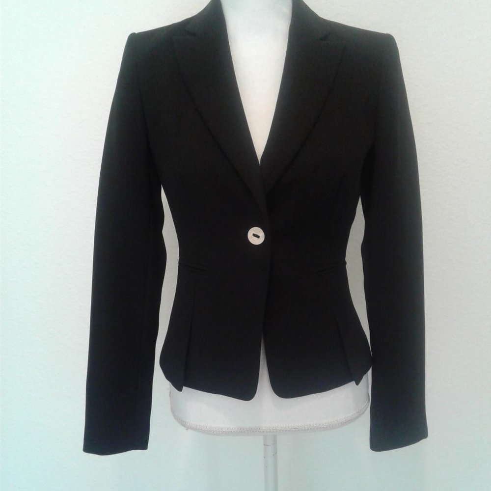 Women’s Black Tailored Single-Button Blazer